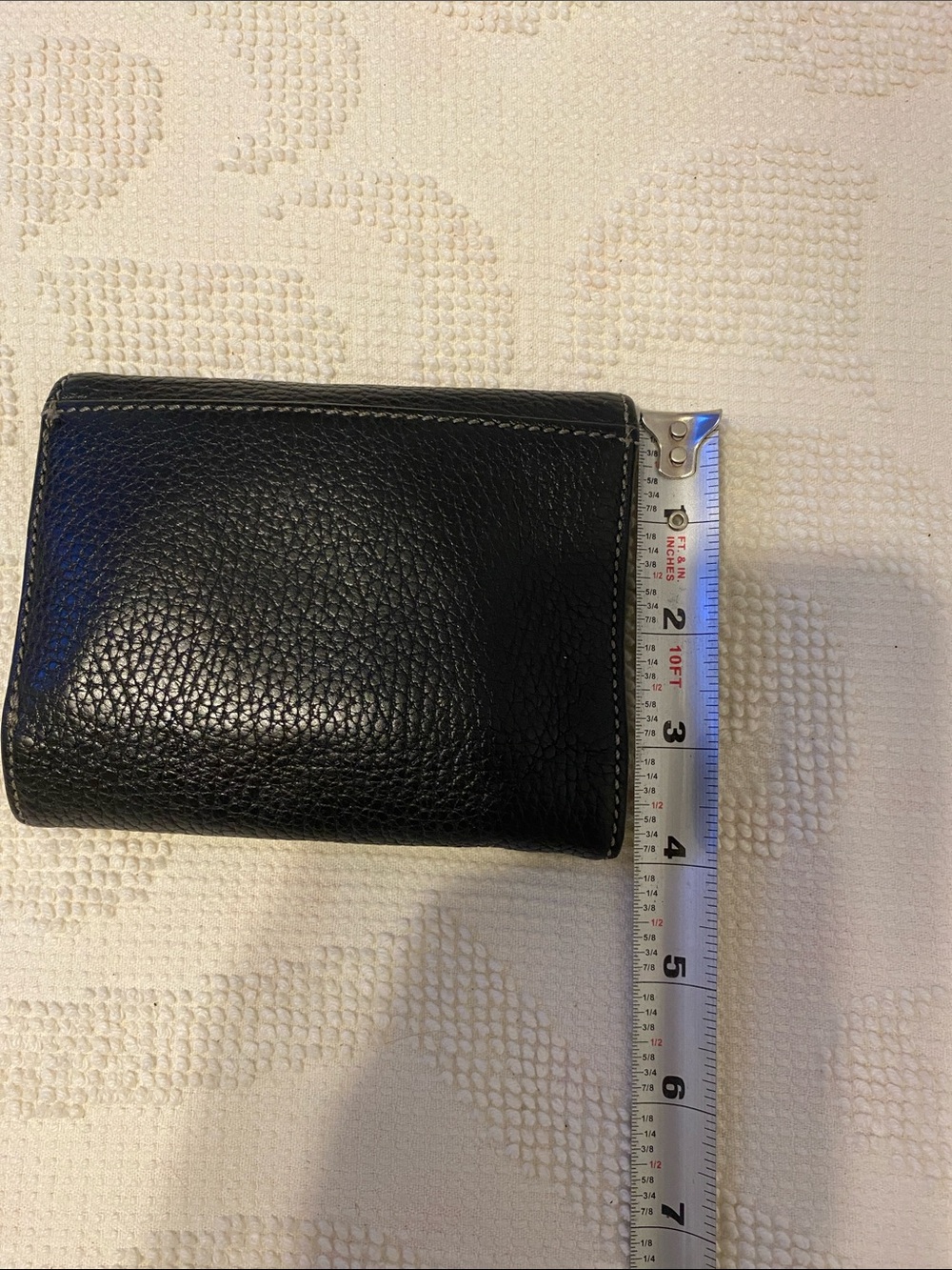 Black Leather Women’s Wallet with Decorative Heart Accent, well cared for. - Picture 3 of 9